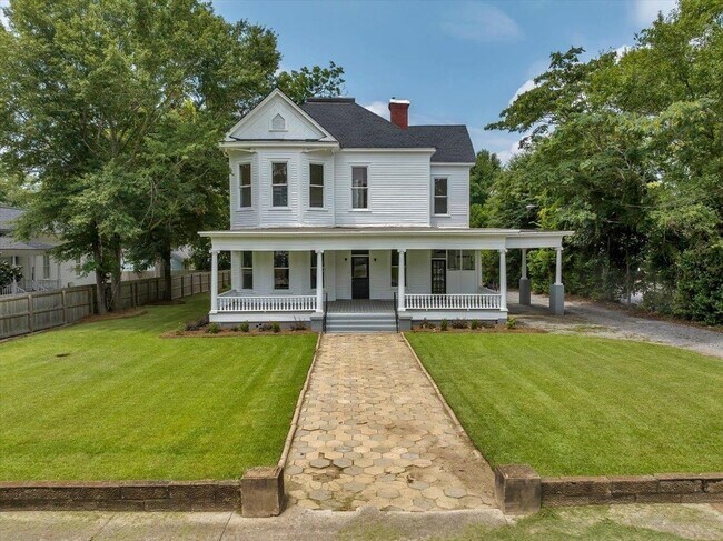 Foto del edificio - 909 Bellevue Ave