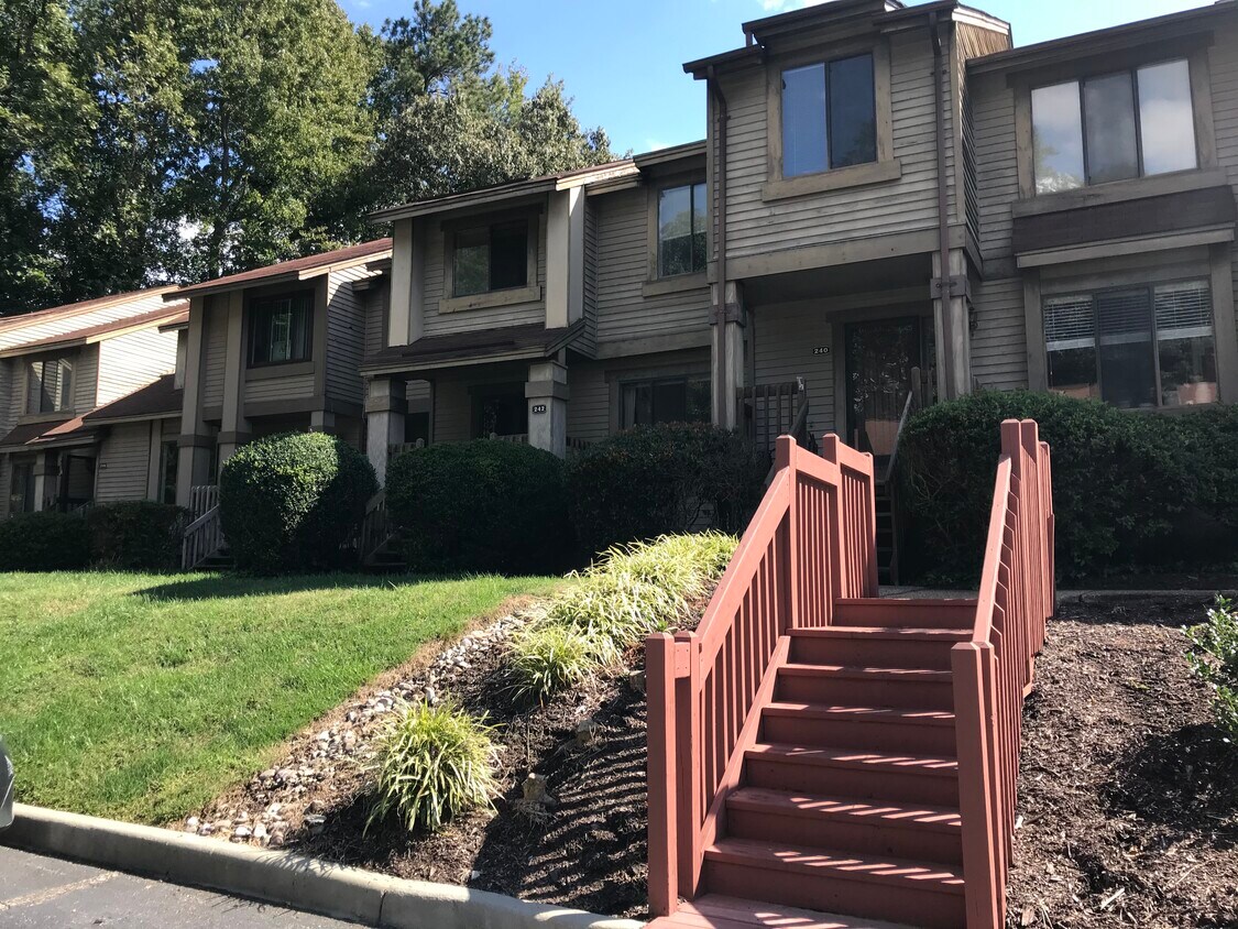 Primary Photo - 242 Bridgewater Dr