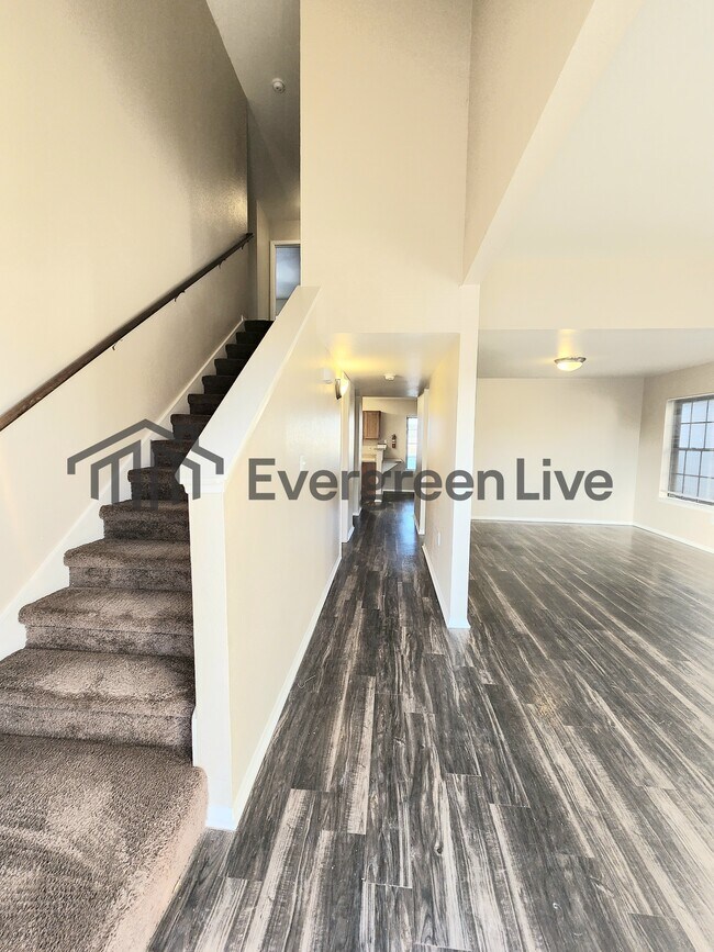 Foto del edificio - 112 Fireball Dr