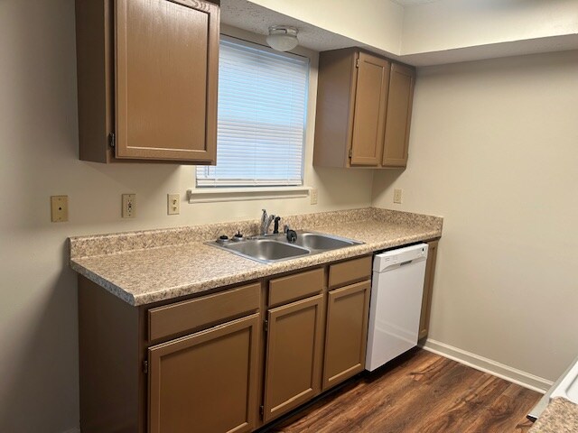 Building Photo - 105 O Roark Ave