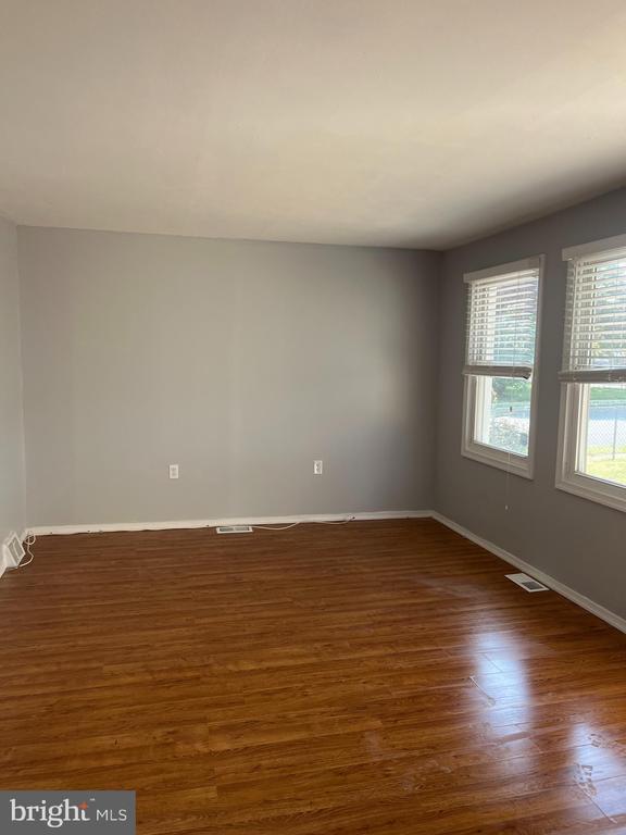 Foto del edificio - 19 W Maiden Ln