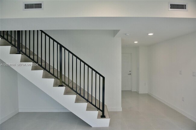 Foto del edificio - 1179 NW 1st St