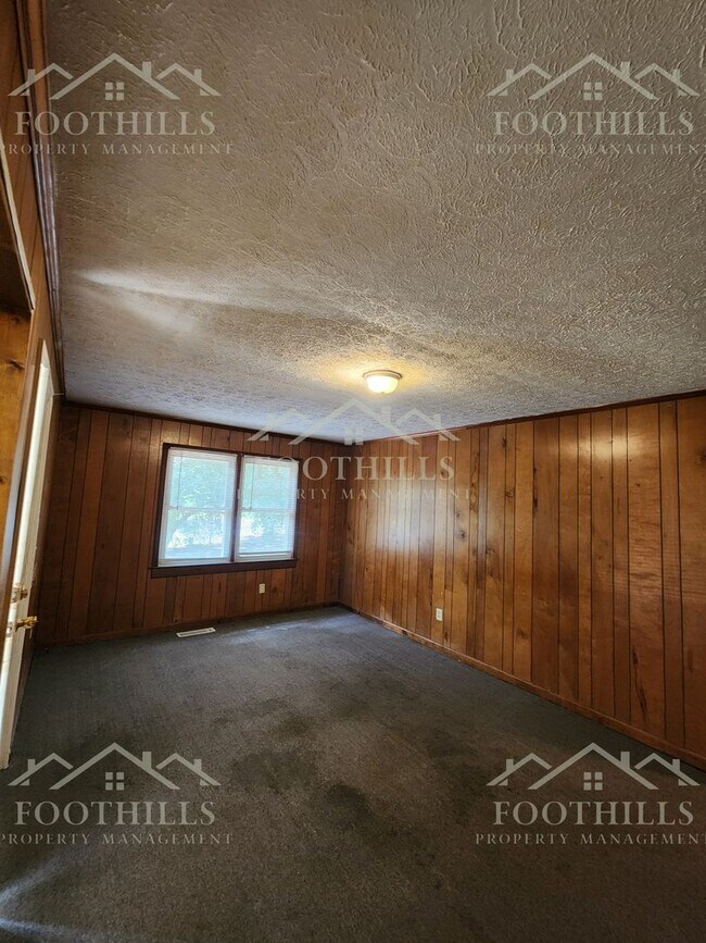 Foto del edificio - Charming 3-Bedroom Brick Home in Anderson,...