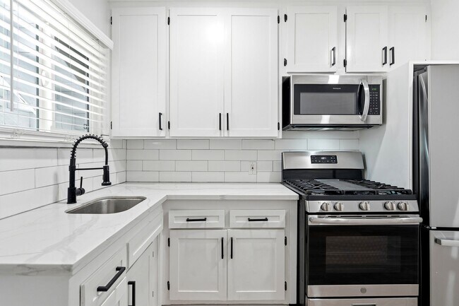 Foto del edificio - 14531 Dickens St