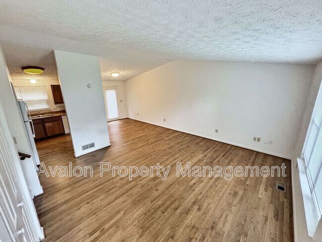 Building Photo - 100 Roswell Farms Ct