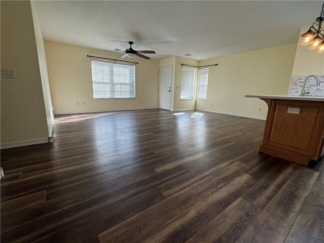 Foto del edificio - 910 NW A St