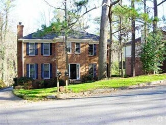 Building Photo - 795 N Parkwood Rd