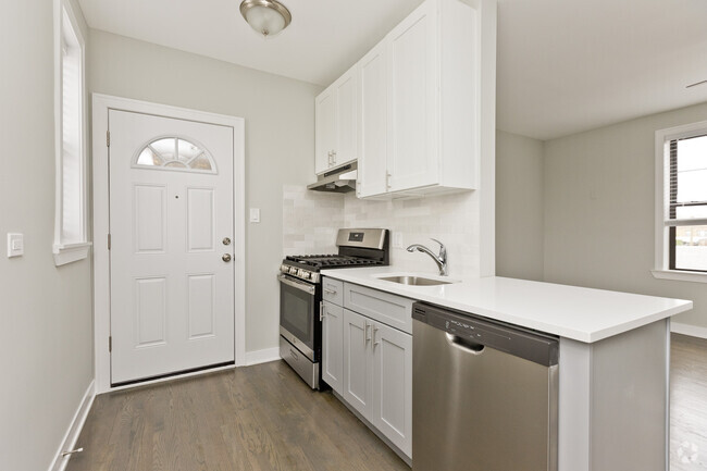 Building Photo - 3620 N Marshfield Ave