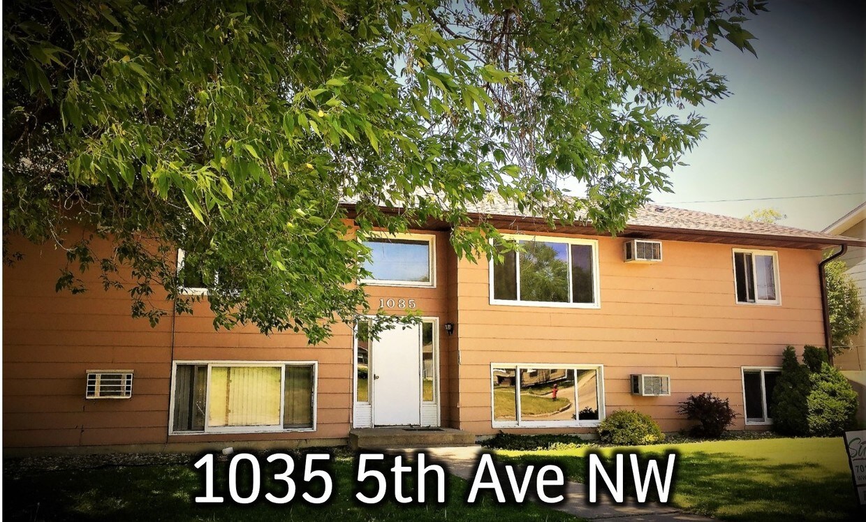1035 5th Ave NW Unit 4, Valley City, ND 58072 Apartment for Rent in