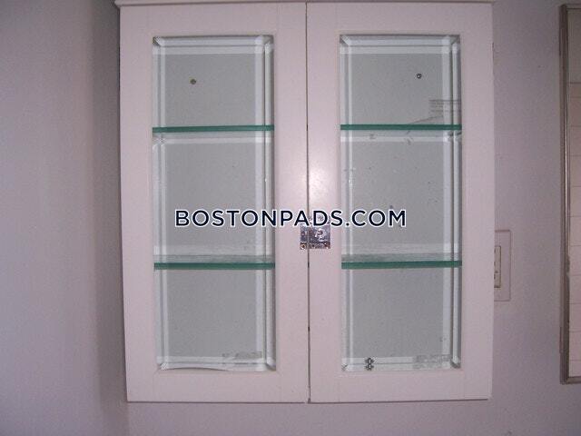 Building Photo - 1209 Boylston St