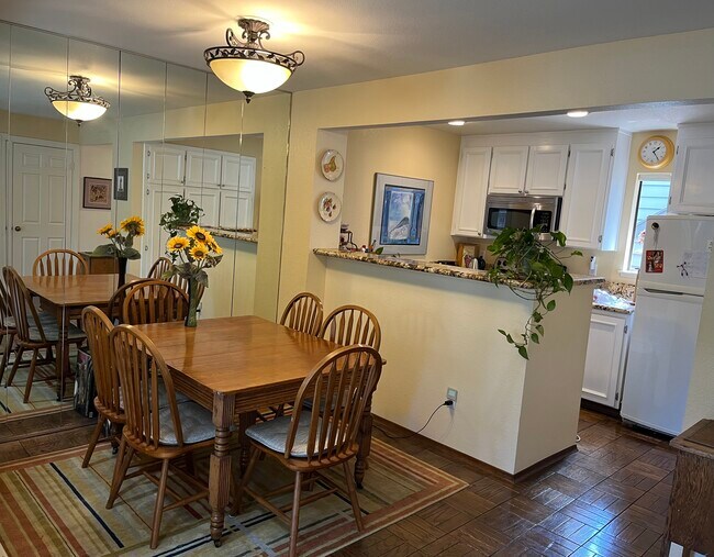 Dining room - 37 Ashford Ave