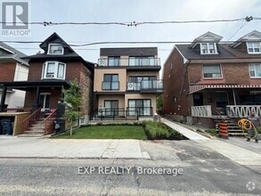 Building Photo - 1103-1103 Dufferin St