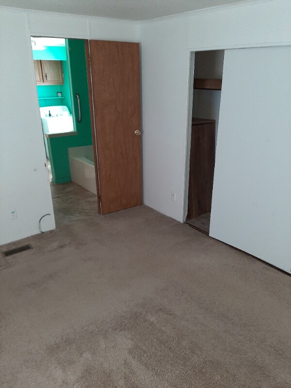 Primary Photo - 5006 Willow Run Dr