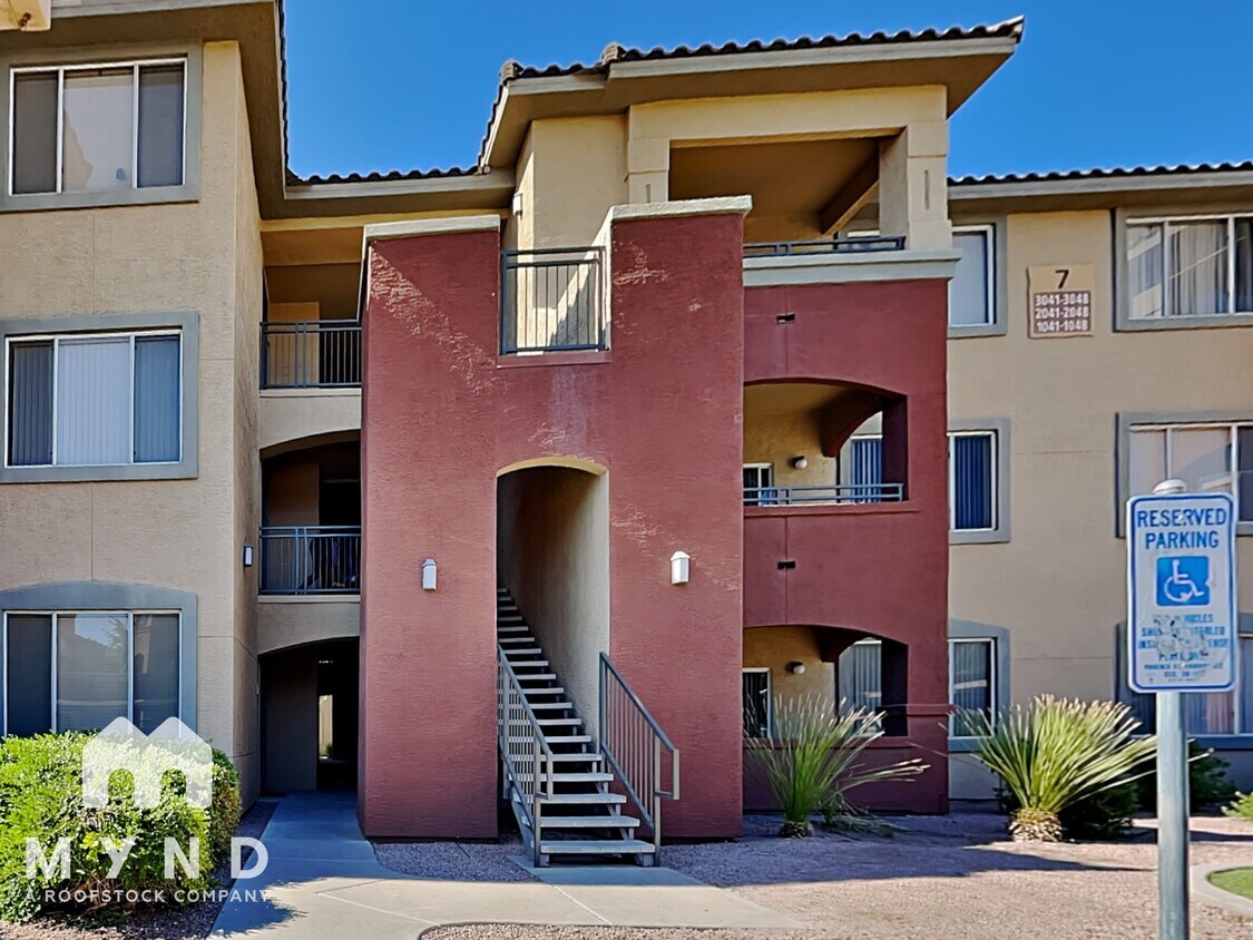 Foto principal - 5401 E Van Buren St