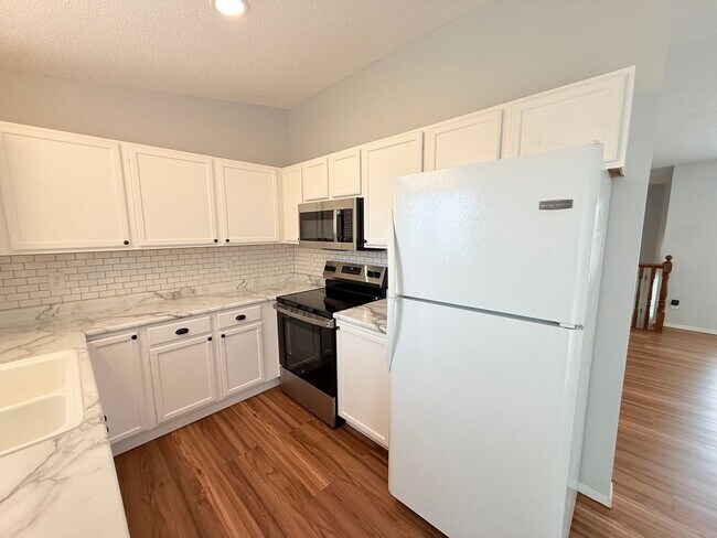 Foto del edificio - Spacious 4-Bedroom Home in South Fargo