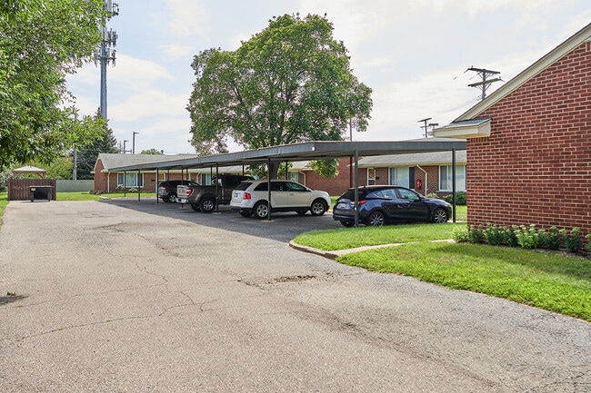 Foto del edificio - Royal Oak Crossings at Main