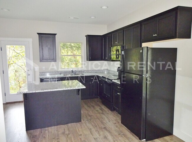 Foto del edificio - Gorgeous Home for Rent in McCalla! Availab...