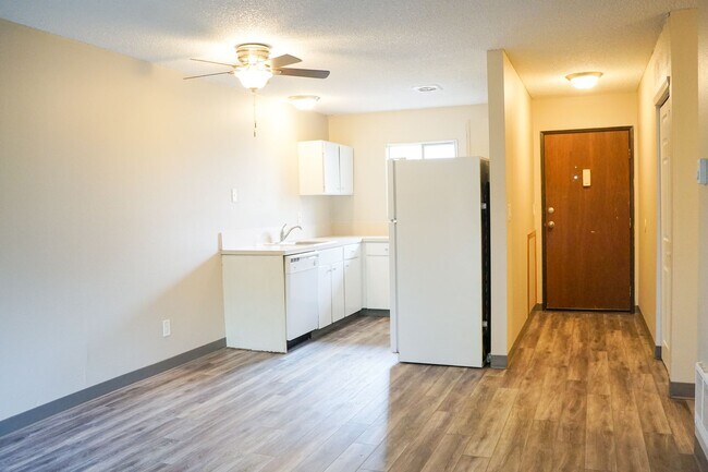 Foto del edificio - Great Top-Floor 2-Bedroom Near OHSU w/Private Balcony!