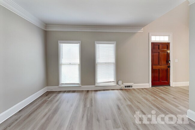 Foto del edificio - 1040 Huntcliff NE
