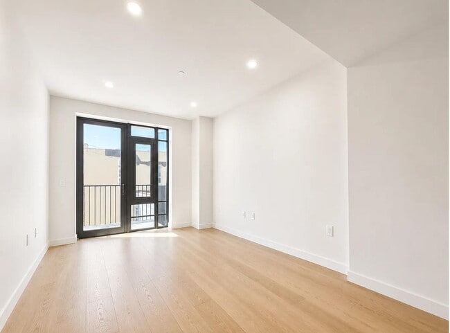 Building Photo - 17-85 215th St