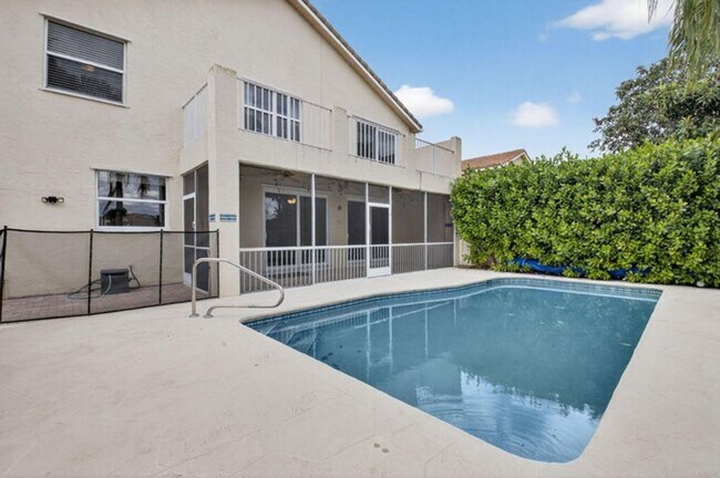 Foto del edificio - 18196 Clear Brook Cir