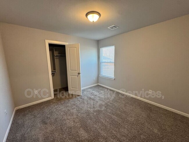 Building Photo - 928 Dusky Valley Ln