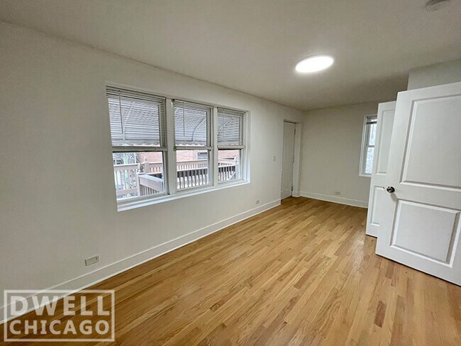 Foto del edificio - 1544 N Bosworth Ave