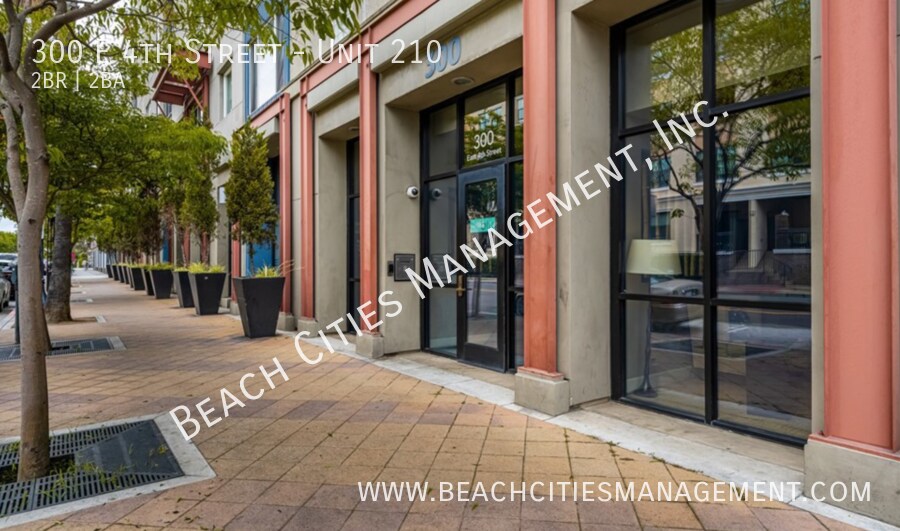 Foto principal - 300 E 4th St