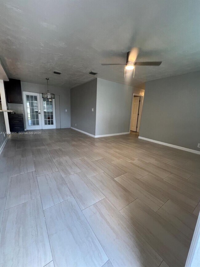 Foto del edificio - 5271 NE 8th Terrace