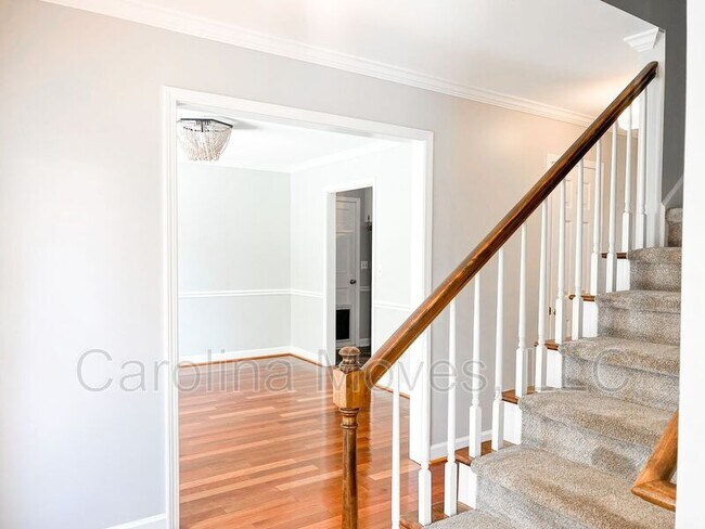 Building Photo - 106 Fox Run Cir