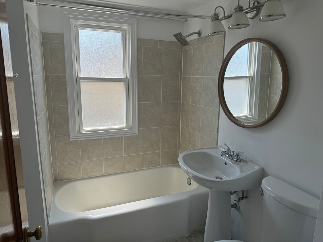 Foto principal - 1107 Hannah Ave