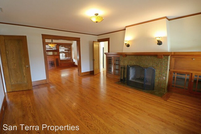 Building Photo - 3753 Granada Ave