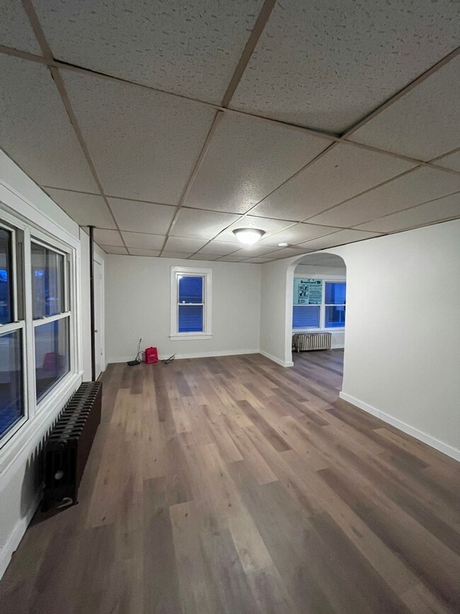Building Photo - 114 N Thomas Ave