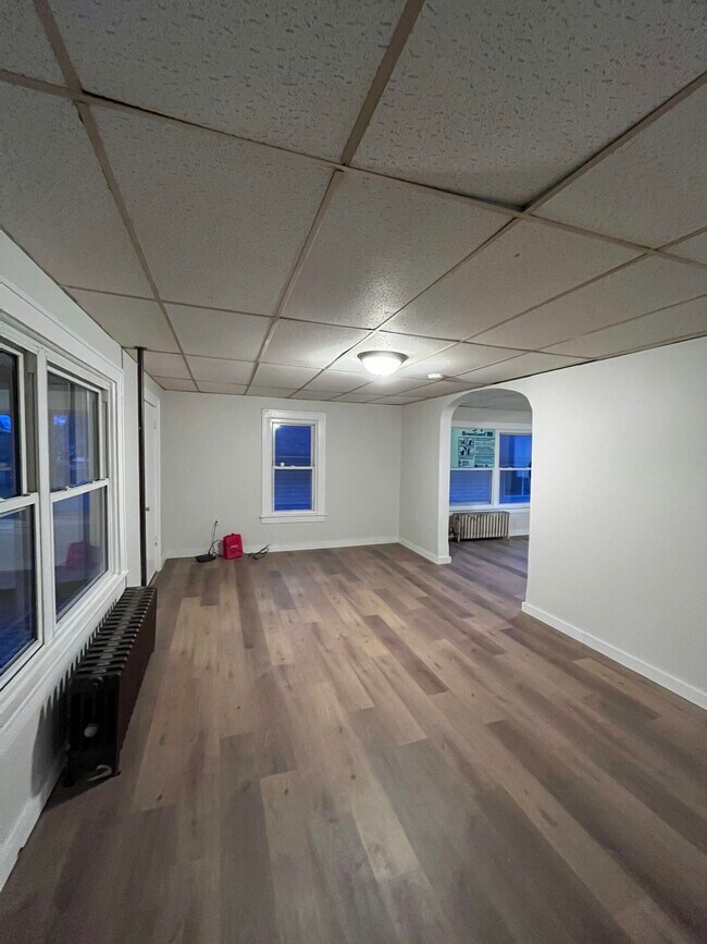 Foto del edificio - 114 N Thomas Ave