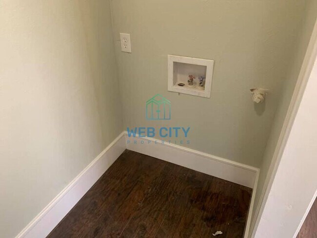 Foto del edificio - 2702 Wilhurt Ave