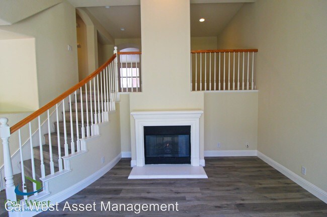 Building Photo - 3 br, 2.5 bath House - 306 Vista Roma Way