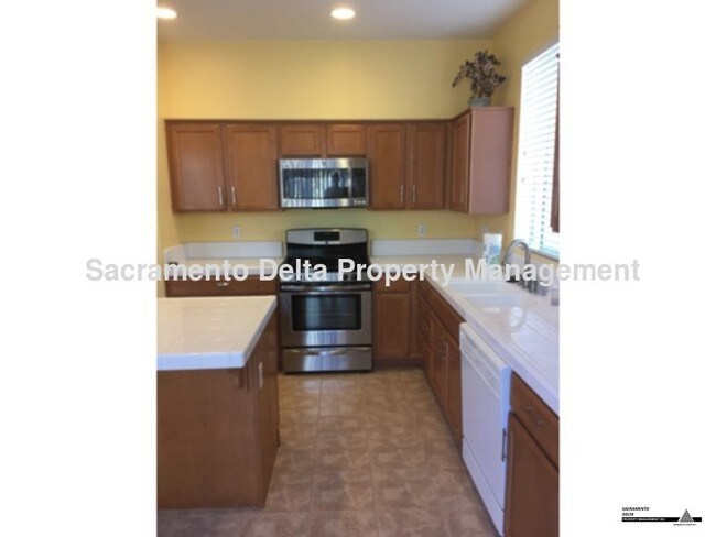 Building Photo - 3170 Catalina Island Rd