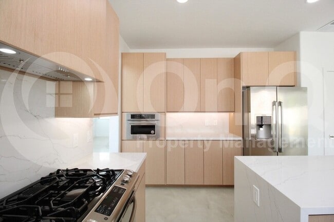 Building Photo - 15019 N 100th Way