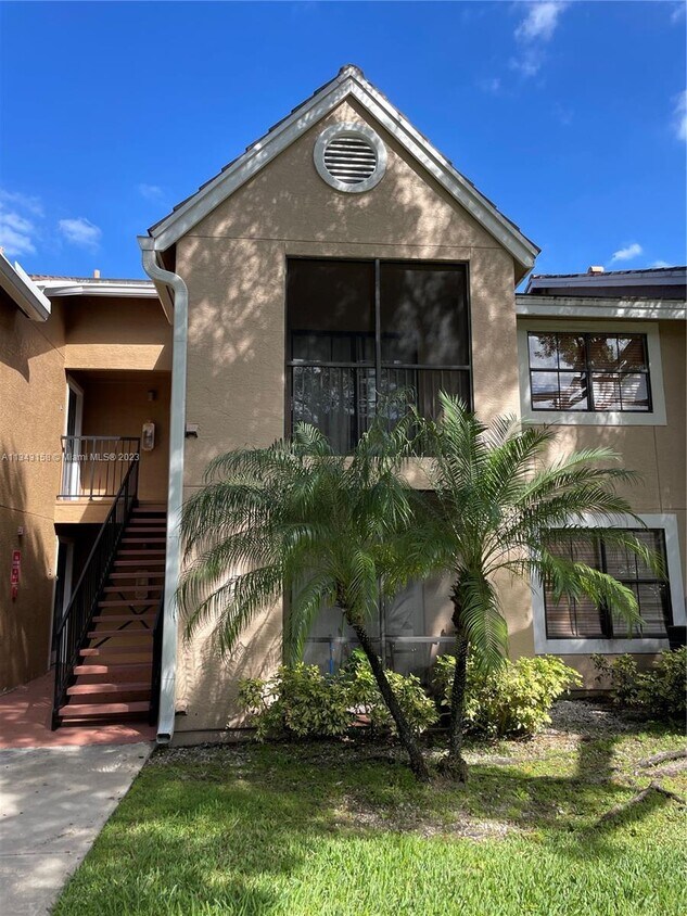 Primary Photo - 15570 SW 105th Ln