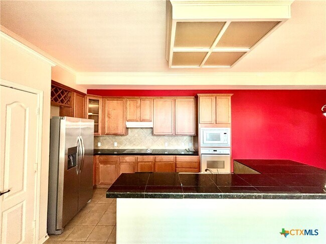 Building Photo - 310 Yosemite Dr