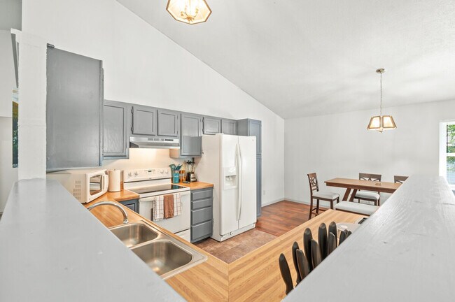 Foto del edificio - 8209 Parsley Ln