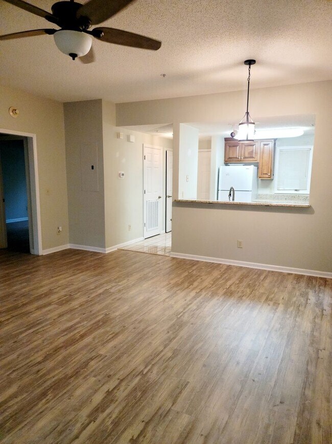 Foto del edificio - 1221 Tidewater Dr