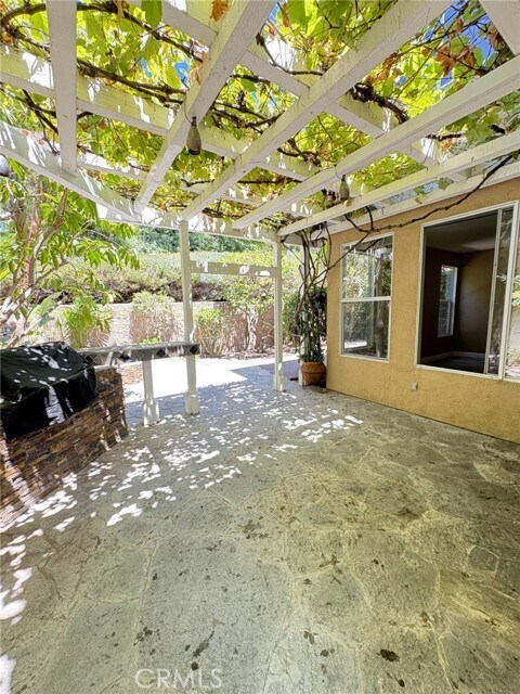 Building Photo - 5 Halcyon Ln