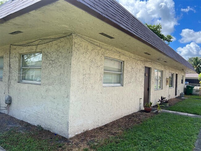 Foto del edificio - 5205 NW 23rd St