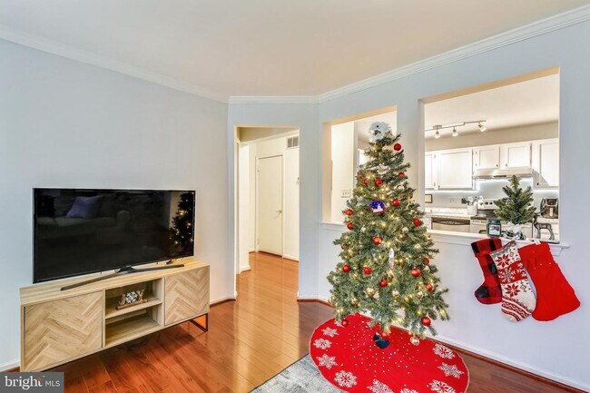 Building Photo - 10701 Kings Riding Way