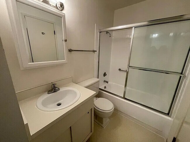 Interior de Cass Street terminado - 1 Captain Dr