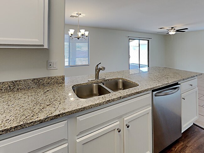 Building Photo - 2865 N Silver Island Way