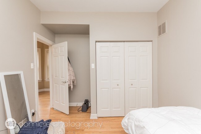 Foto del edificio - 863 W Cornelia Ave