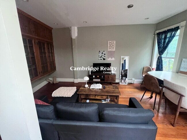 Foto del edificio - 151 Highland St