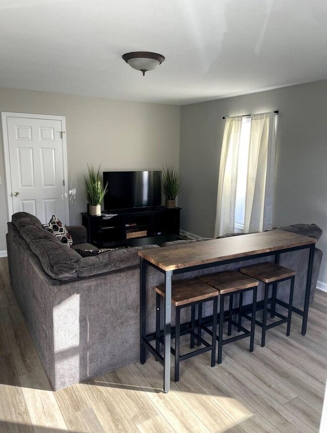 Foto del edificio - 227 Stephens Rd